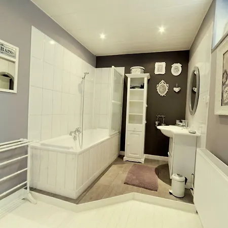 Aux Petits Bonheurs Guest house 3*